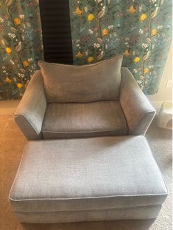 Gray Chair With Leg Rest!