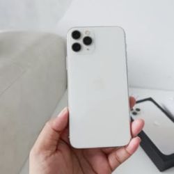 𝚒𝙿𝚑𝚘𝚗𝚎 11 Pro 𝚞𝚗𝚕𝚘𝚌𝚔𝚎𝚍 𝚠𝚒𝚝𝚑 𝚠𝚊𝚛𝚛𝚊𝚗𝚝𝚢 😊
