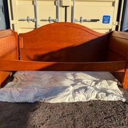 Twin Sleigh Bed With Trundle