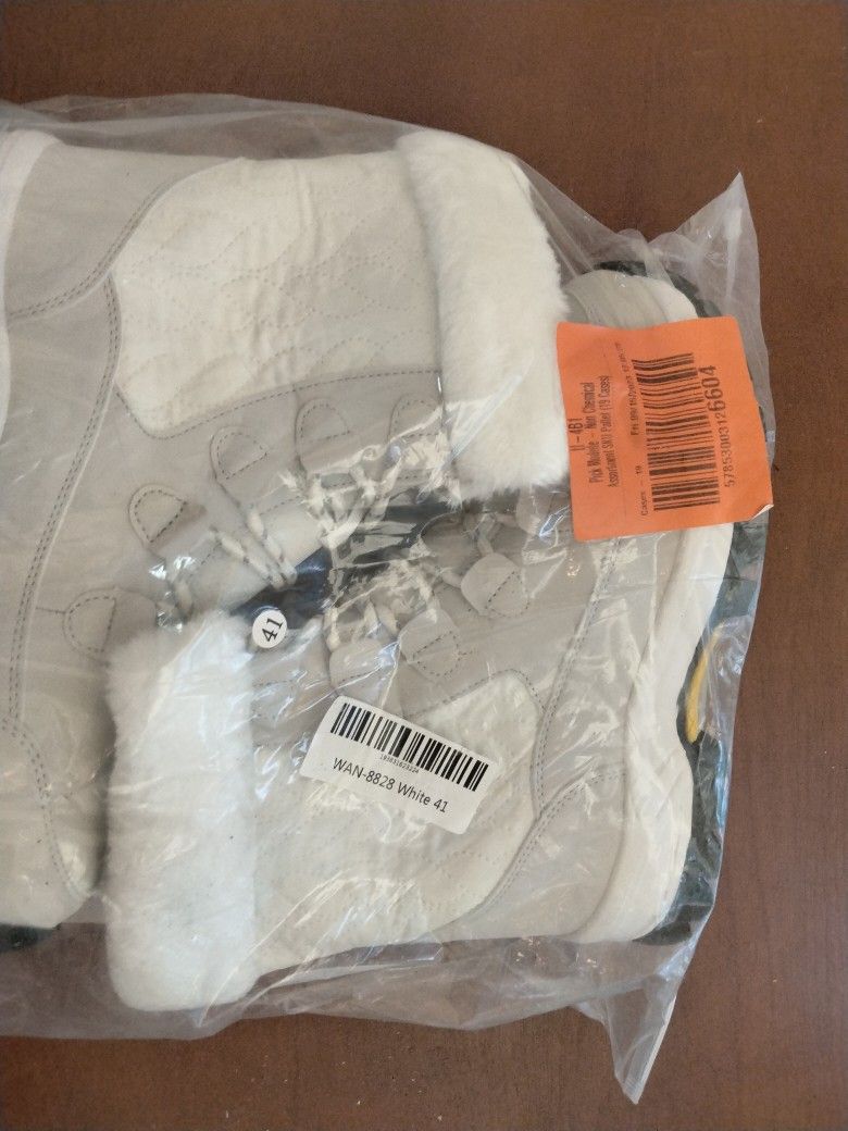 Ladies Size 9 Winter Boots