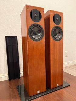 Vienna Acoustic Bach GRAND Floor Standing Speakers in Cherry