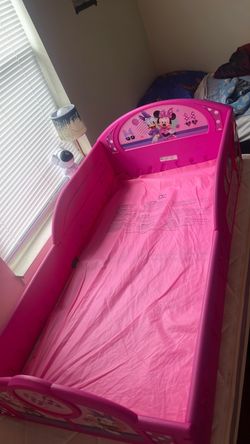 Minnie Mouse toddler bed