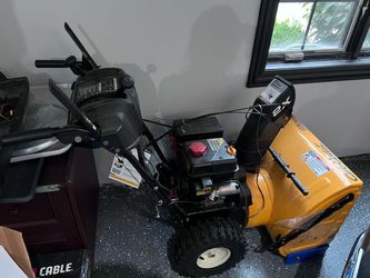 BRAND NEW Cub Cadet Snow Blower