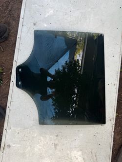 2020-2025 Ford Explorer Door glass