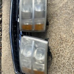 2007 Chevy Silverado Grill & Headlights 