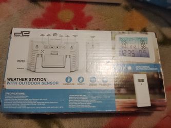 weather station with outdoor sensor