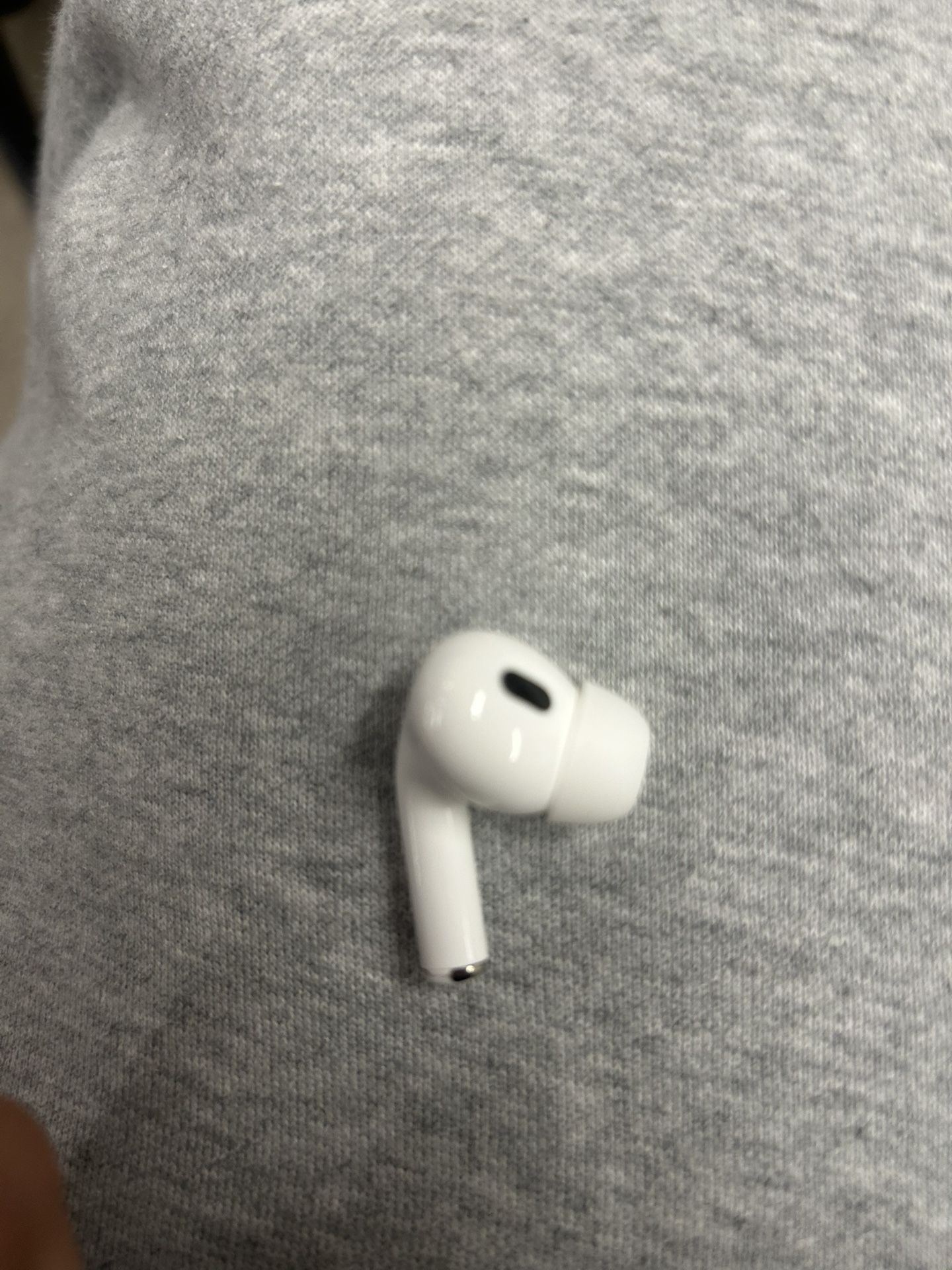 Air Pods Left