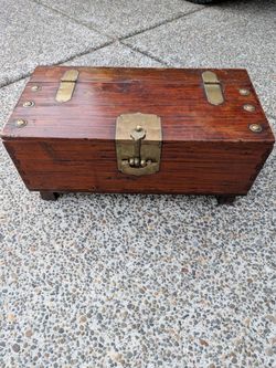 Vintage small chest