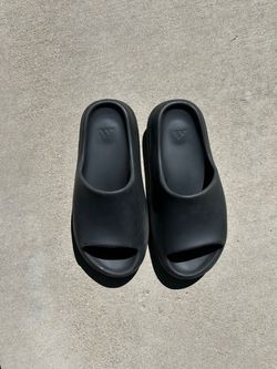 Yeezy slide grey
