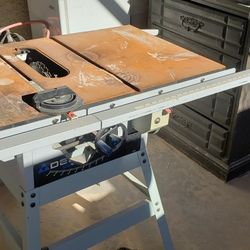 {{{DELTA 10" TABLE SAW}}}