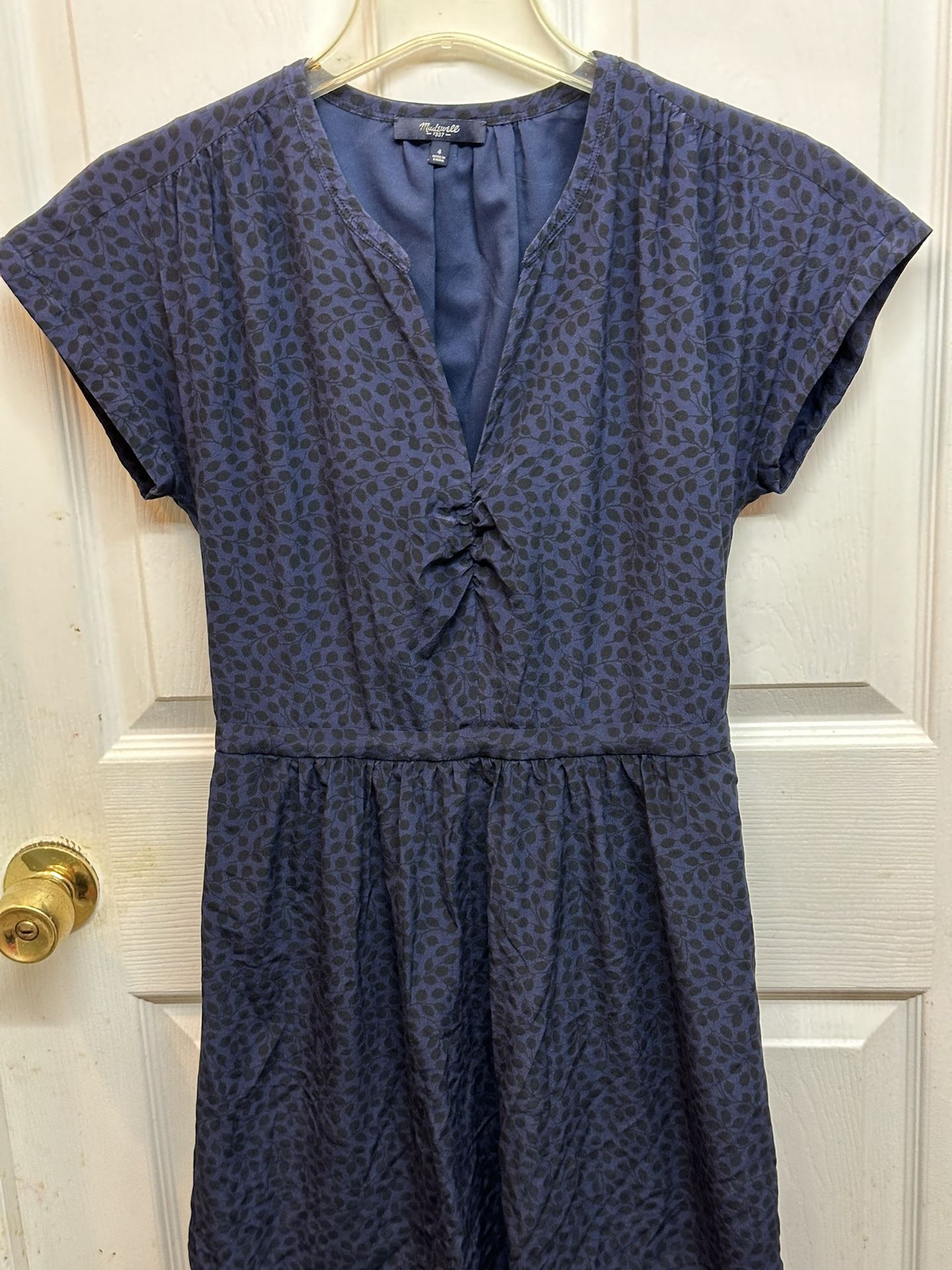 Madewell Navy Blue & Black Size 4 Fully Lined High/Low Knee Length Great Condition 