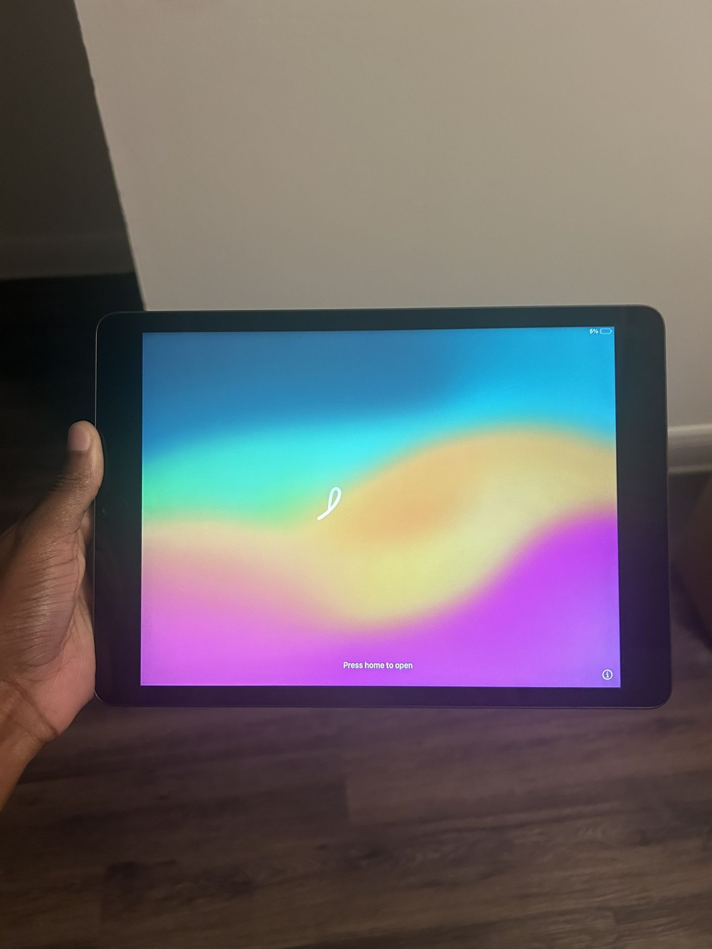 iPad 9th Generation - 64GB (Wi-Fi) - Like New