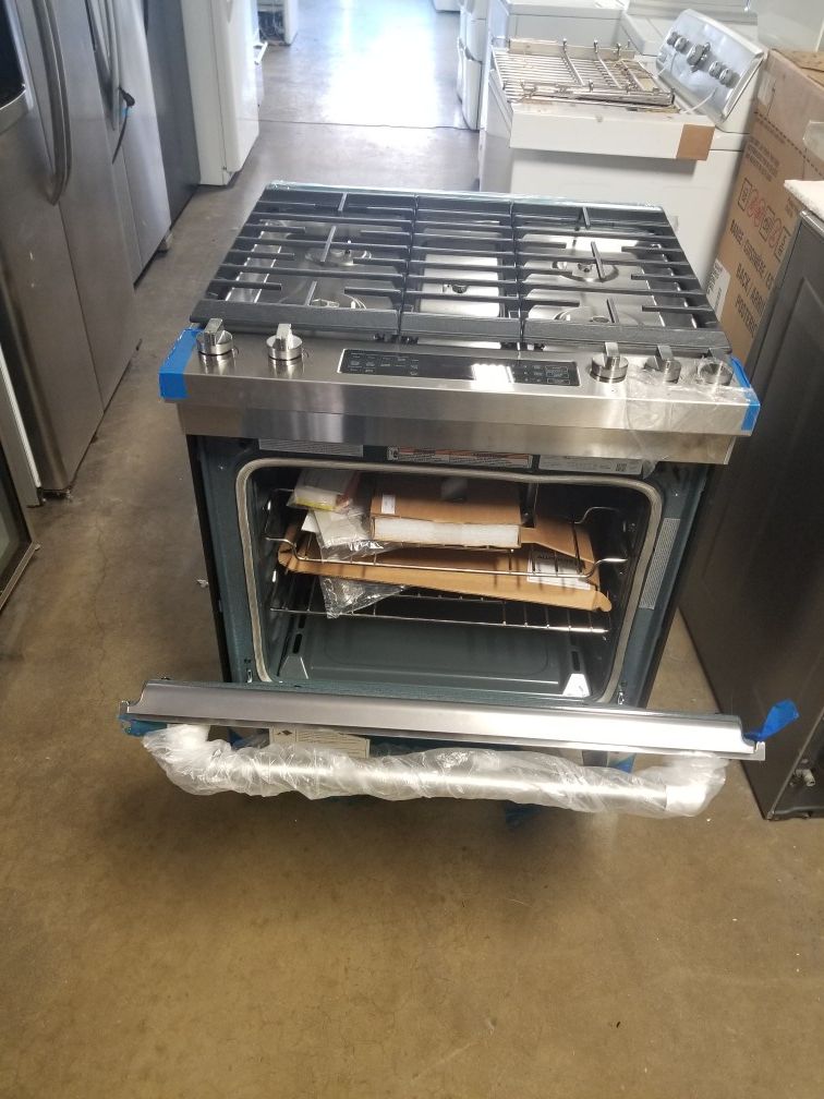 New 30 inch slide in Jenn air all gas slide in gas range stainles steel. new no damage for Sale