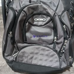 OGIO BACKPACK OGIO BACKPACK GRAY AND BLACK IN GOOD CONDITION