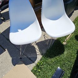 4 Chairs