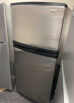 Deal: Whirlpool Stainless Top Mount Fridge — Clean, 19 cu ft