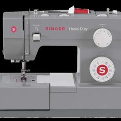 NWOB Singer Heavy Duty 4432 Sewing Machine