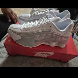 Nike Shoes 6y  Women.  $65