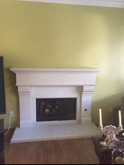 Fireplace mantel