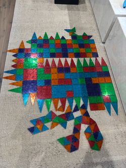 196 pieces of Magna-Tiles