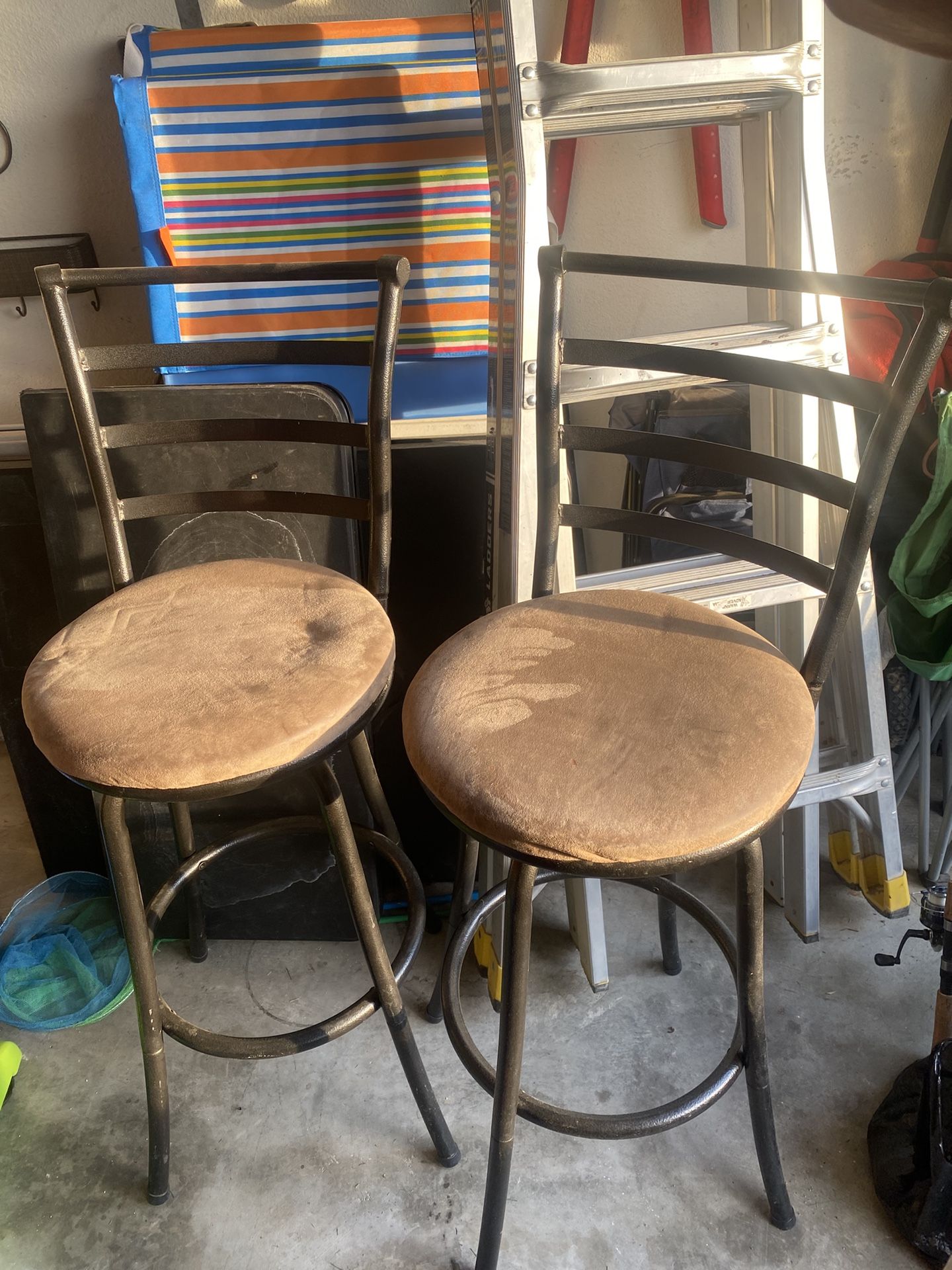 2 Bar Stools