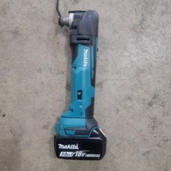 Makita XMT03  18v Oscillating Tool W/ Battery And Charger