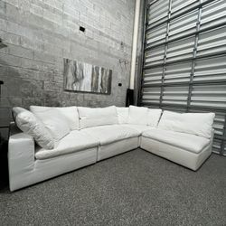 Nube White cloud Sectional 
