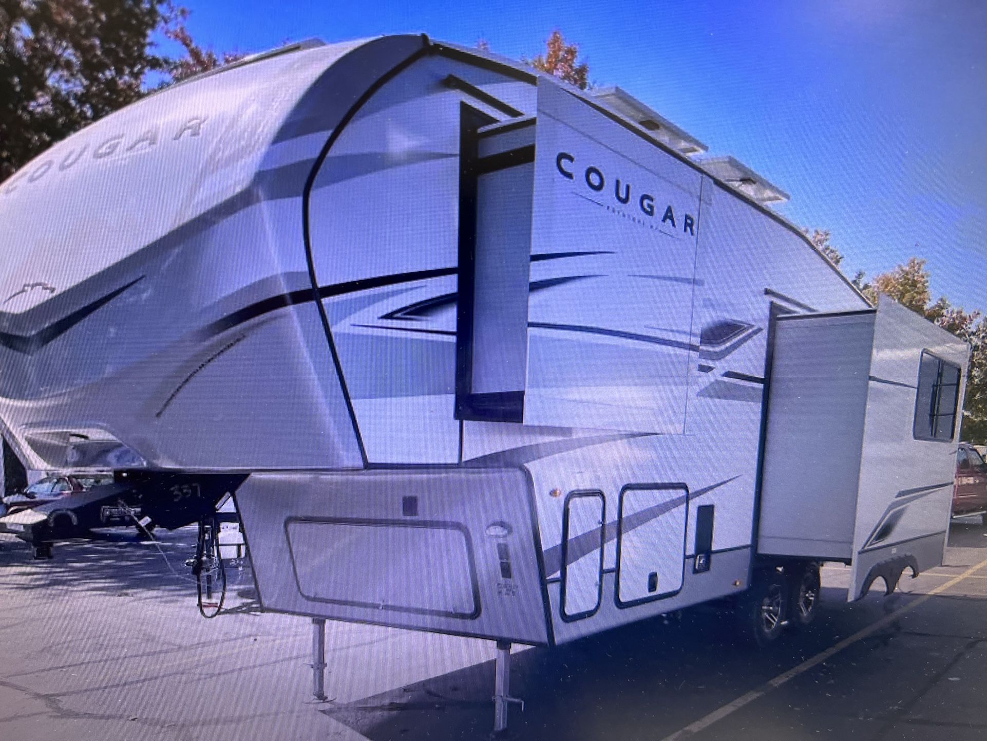 2023 COUGAR 24RDS