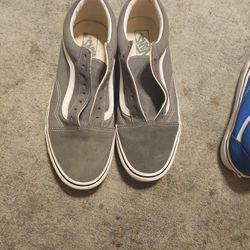 Like New  VANS Yes Available 