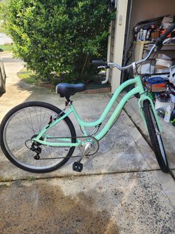 Huffy  Bicycle In Good Condition Works Perfectly