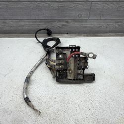 2017-2019  Chevy Silverado 2500HD 6.6L Diesel Battery Distribution Engine Fuse Block