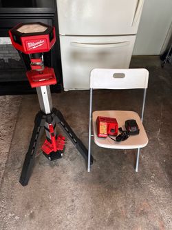 Milwaukee Rocket tower light fast charger & battery 5.0 for sale in Modesto $275 obo