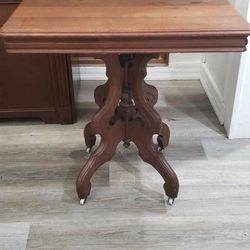 Antique Victorian Parlor / Entry Table