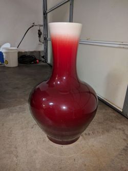Chinese ceramic vase, 26 inches tall, 1.5ft wide.
