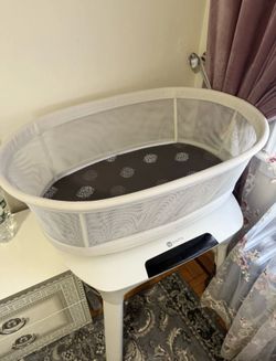 4 Moms bassinet