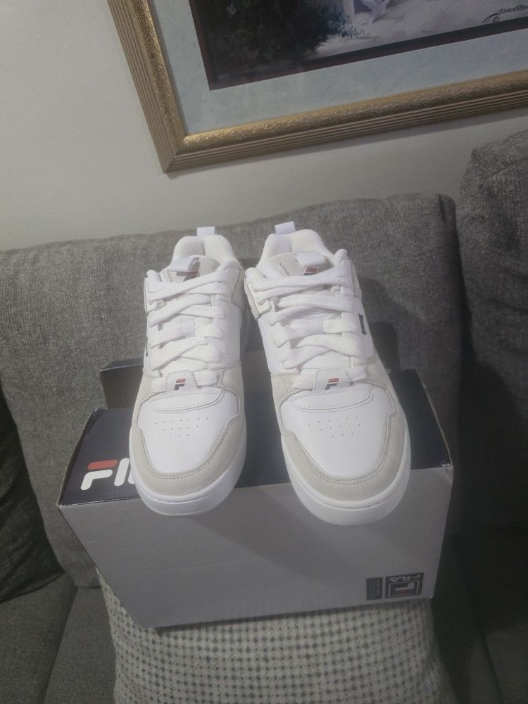 Men's 10.5 Fila Corda Sneakers