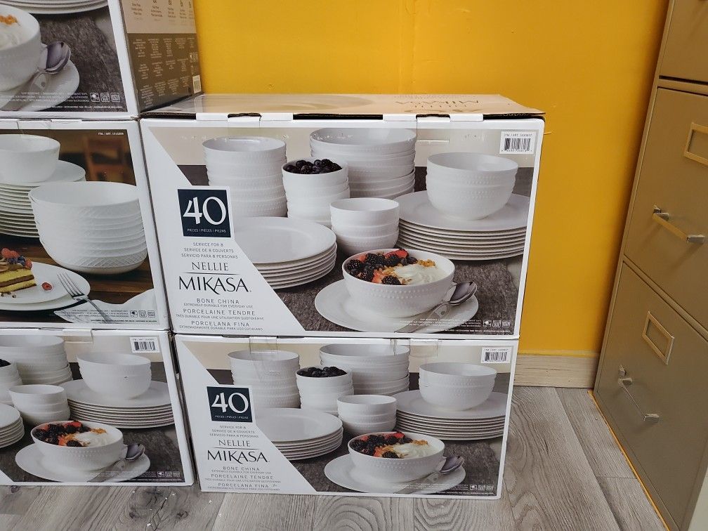 Nellie Mikasa 40 Pieces