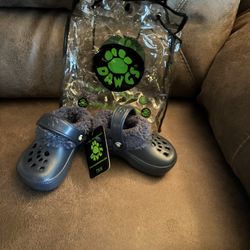 New w/Tags   Dawgs Toddler’s Navy Blue Fleece Lined Clogs Sz. T4/5 w/Bag  $8