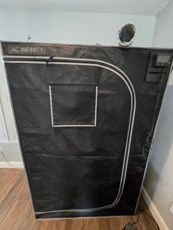 AC infinity 2x4 grow tent