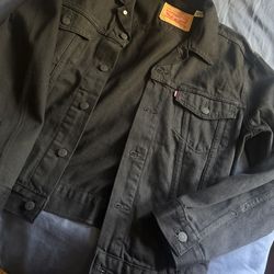 Mens Levi’s black Jean jacket