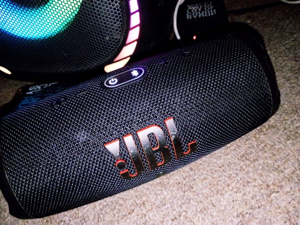 JBL Charge 5