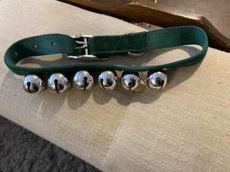 L Jingle Bell Collar, Dog Chewed the end, still usable