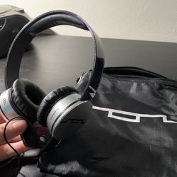 SOL REPUBLIC V10 Wired Headphones