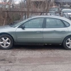 2005 Ford Taurus