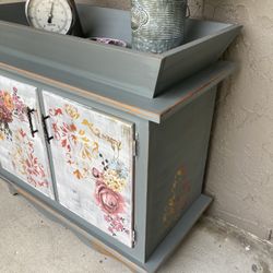Pretty Vintage Cabinet 