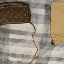 Louis vuitton purse 