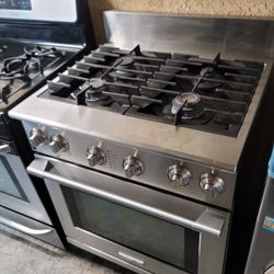 Slide-in 30" Wide Electrolux Icon All Stainless Steel Dual Fuel Convectional Gas Stove Range Estufa 