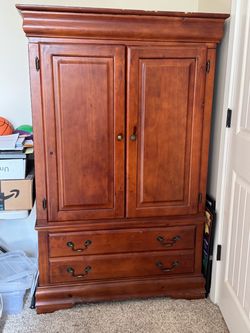 Storage cabinet