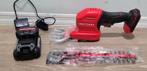 CRAFTSMAN 20V MAX 8" BATTERY HEDGE TRIMMER 1.5 AH BATTERY AND CHARGER INCLUDED