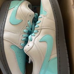 Jordan 1 Low SE